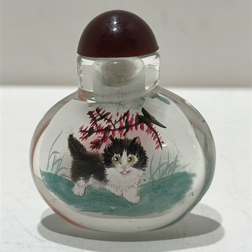 TINY GLASS CHINESE REVERSE PAINTING SNUFF BOTTLE